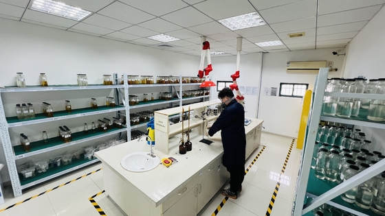 Resina epoxi aislante eléctrica de alta resistencia dieléctrica para componentes electrónicos