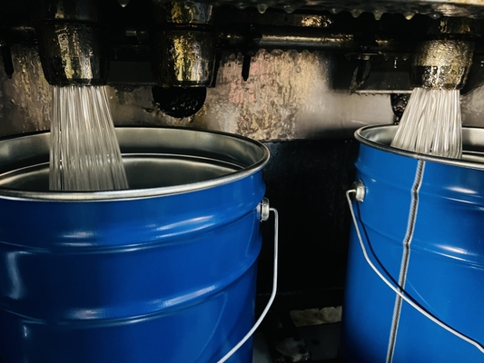 Adhesivo epoxi resistente a la inyección a temperatura en tambores de acero de 20 kg o 200 kg